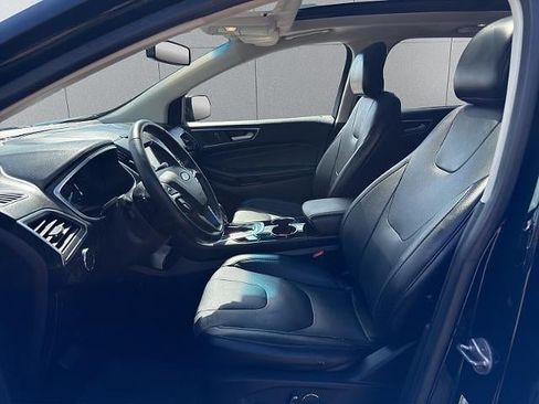 Used 2018 Ford Edge Titanium w/ Equipment Group 301A AWD/4WD image 24