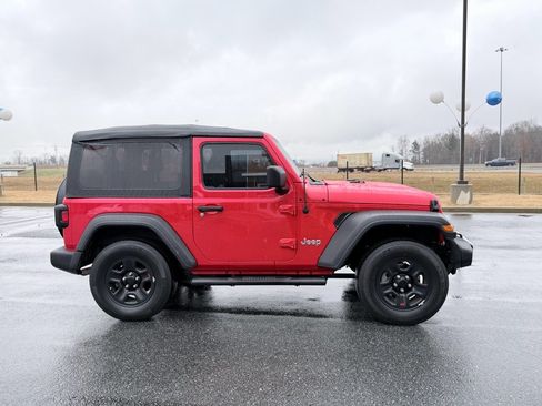 Used 2018 Jeep Wrangler Sport image 4