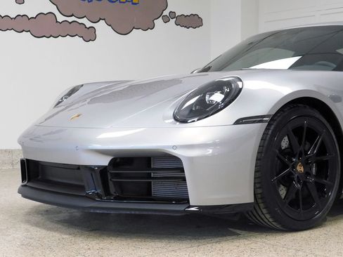 Used 2025 Porsche 911 Carrera T RWD image 31