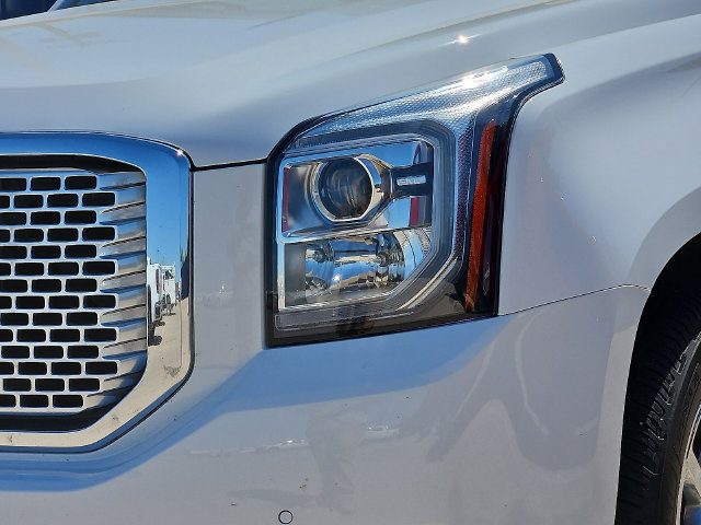 Used 2017 GMC Yukon Denali AWD/4WD image 3