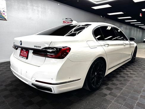 Used 2021 BMW 750i xDrive image 14