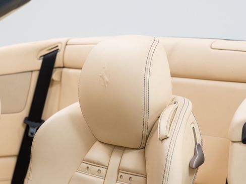 Used 2010 Ferrari California image 72