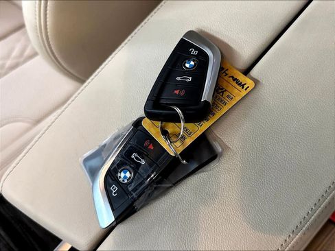 Used 2023 BMW 530i w/ Convenience Package RWD image 13