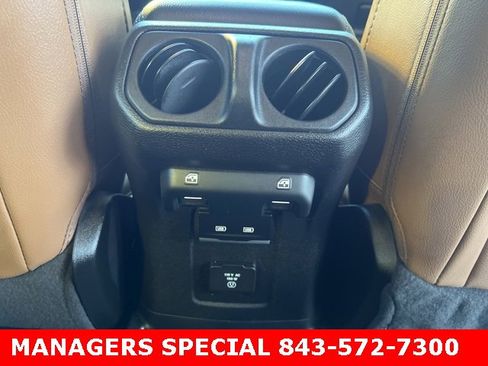 Used 2021 Jeep Wrangler Unlimited Sahara image 30