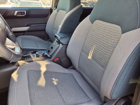 Used 2023 Ford Bronco Outer Banks image 3
