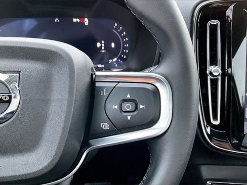 Certified 2026 Volvo XC40 B5 Plus w/ Protection Package Premier image 11