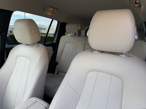 Used 2023 Mercedes-Benz EQB 300 4MATIC image 23