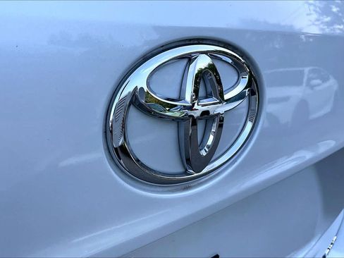 Used 2023 Toyota Highlander Platinum AWD/4WD image 30