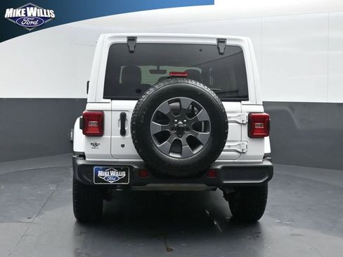 Used 2018 Jeep Wrangler Unlimited Sahara image 6