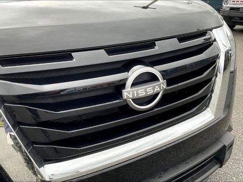 Used 2025 Nissan Pathfinder SV FWD image 33