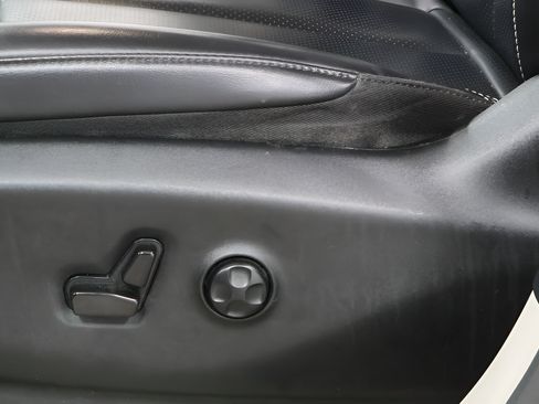 Used 2023 Chrysler Pacifica Touring-L FWD image 20