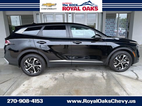 Used 2025 Kia Sportage EX FWD image 7