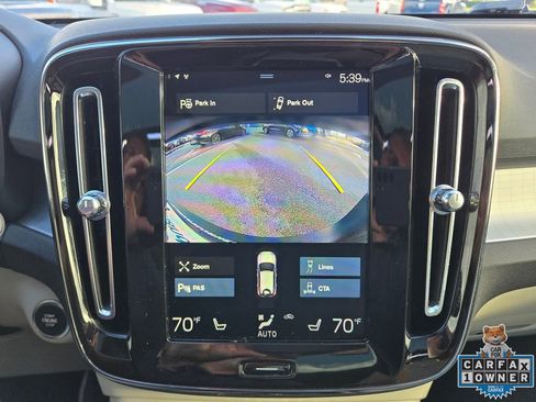 Used 2019 Volvo XC40 T4 Momentum image 35