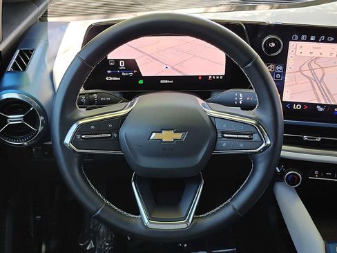 Used 2024 Chevrolet Equinox EV LT FWD image 19