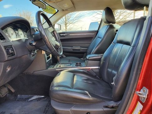 Used 2009 Chrysler 300 Touring image 4