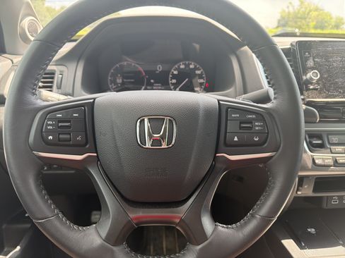 Certified 2025 Honda Ridgeline RTL image 24