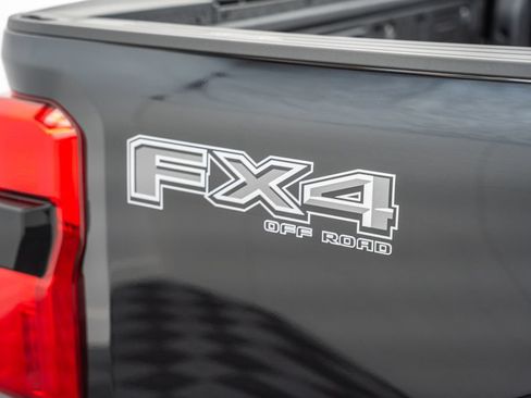 New 2026 Ford F250 Lariat w/ Black Appearance Package AWD/4WD image 22