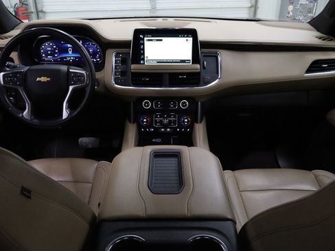 Used 2024 Chevrolet Suburban Premier image 28