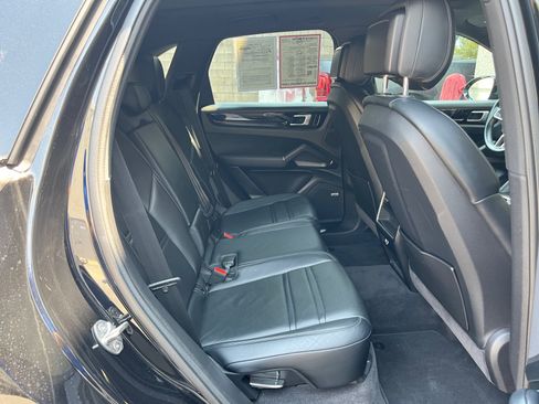 Used 2021 Porsche Cayenne S AWD/4WD image 26