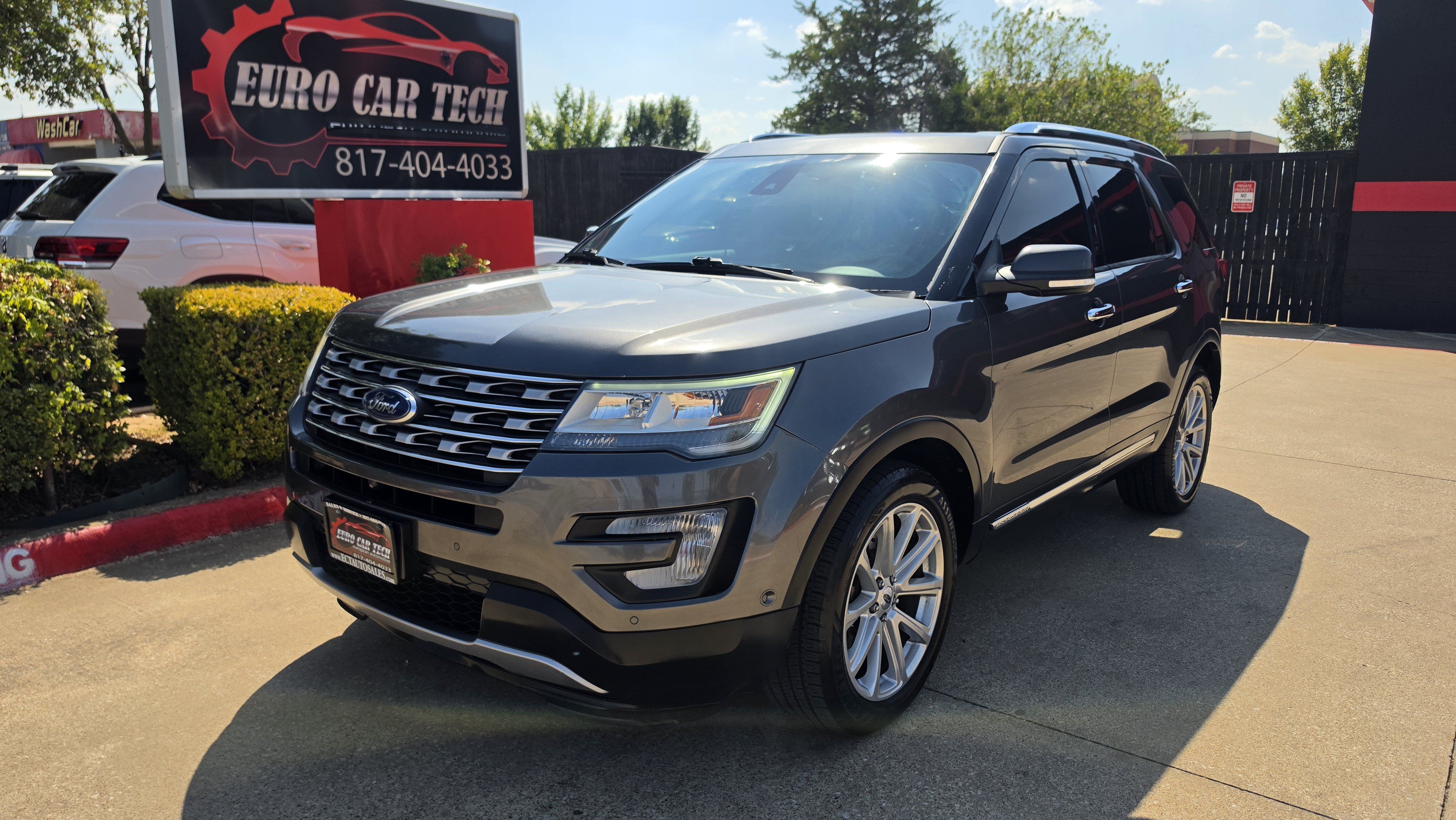 Used 2017 Ford Explorer Limited w/ Equipment Group 301A AWD/4WD image 1