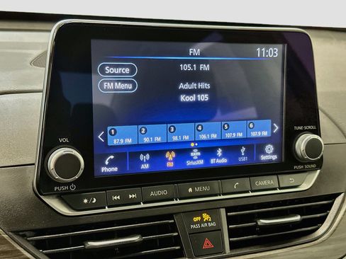 Used 2025 Nissan Altima 2.5 SV FWD image 21