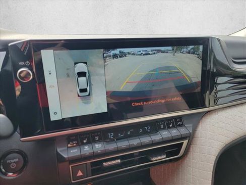 Used 2025 Toyota Camry XLE w/ Premium Plus Package image 23