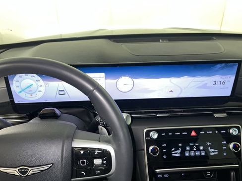 Used 2025 Genesis GV80 2.5T Standard image 17