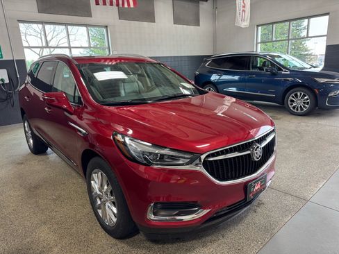 Used 2019 Buick Enclave Essence w/ Trailering Package, 5000 lbs. AWD/4WD image 3