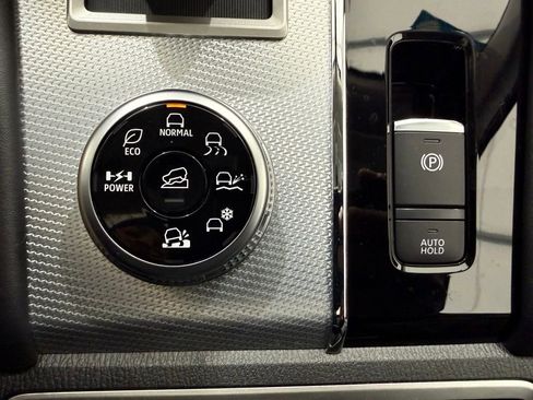 Used 2024 Mitsubishi Outlander SEL Black Edition image 40