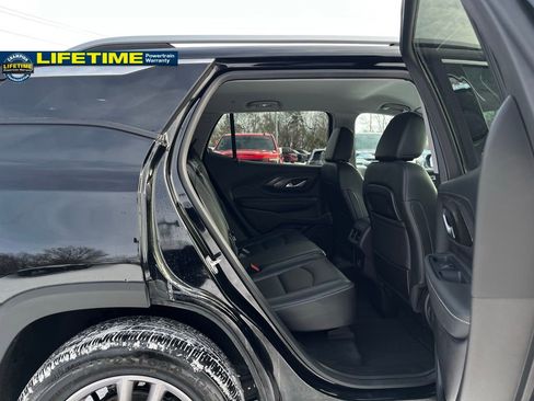 Used 2024 GMC Terrain SLT image 34