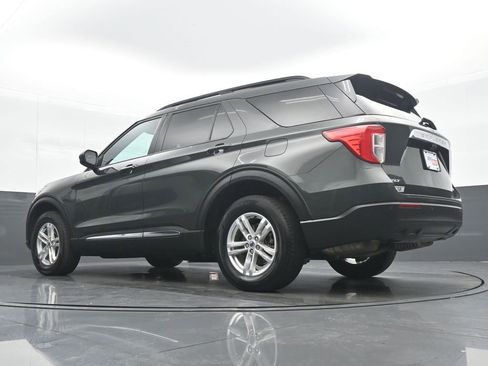 Used 2023 Ford Explorer XLT AWD/4WD image 29