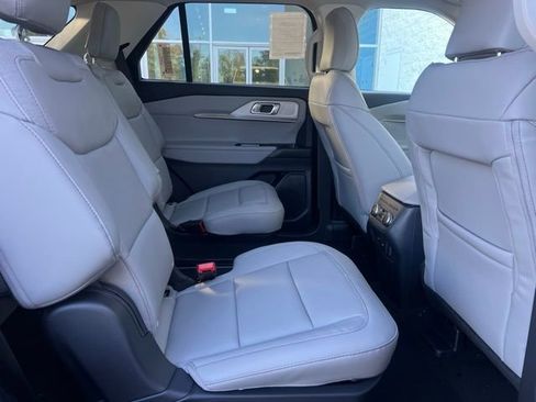 New 2026 Ford Explorer Active w/ Active Comfort Package image 7
