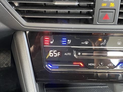 Certified 2025 Volkswagen Jetta SEL FWD image 19