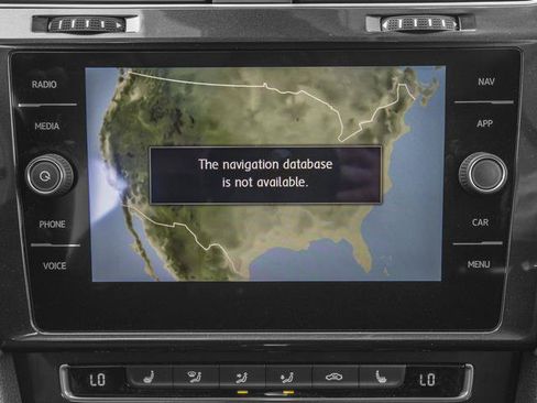 Used 2018 Volkswagen Golf Alltrack AWD/4WD image 17