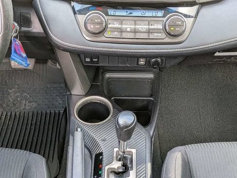 Used 2015 Toyota RAV4 XLE FWD image 19