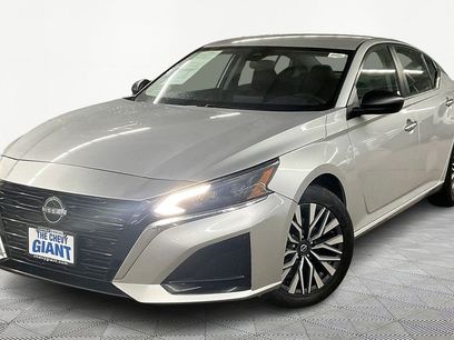 Used 2024 Nissan Altima 2.5 SV