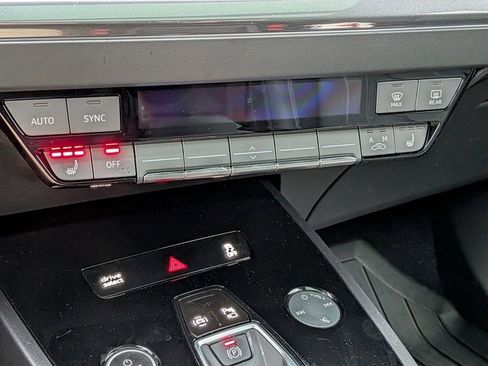 Used 2023 Audi Q4 e-tron Premium Plus w/ Premium Plus image 8