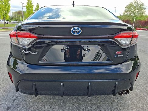 Used 2025 Toyota Corolla SE FWD image 9