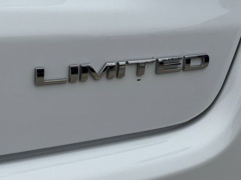 Certified 2025 Jeep Compass Limited image 30