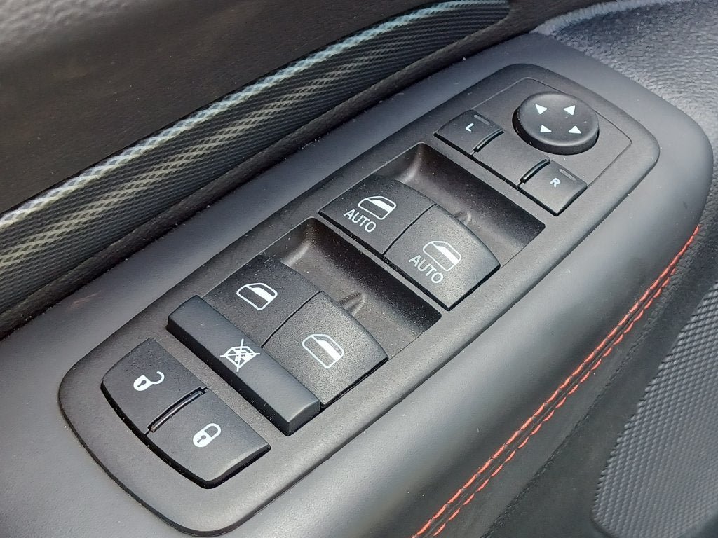 Used 2025 Dodge Durango R/T w/ Blacktop Package AWD/4WD image 8