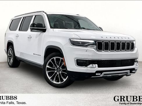 Used 2024 Jeep Wagoneer L Series III w/ Premium Group I AWD/4WD image 1