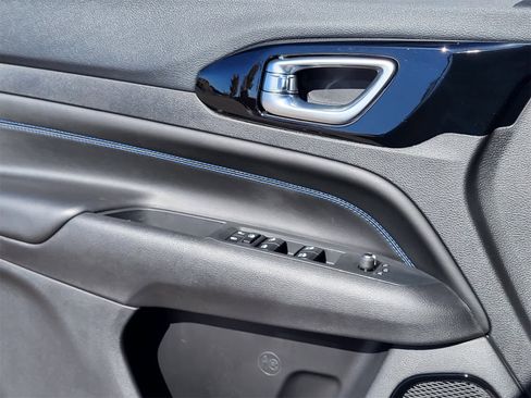 New 2026 Jeep Compass Latitude image 16