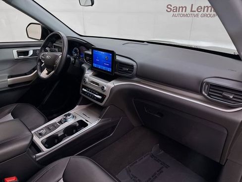 Used 2022 Ford Explorer XLT w/ Equipment Group 202A image 30