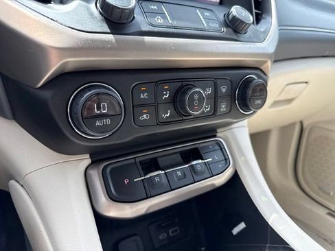 Used 2023 GMC Acadia Denali w/ Denali Technology Package AWD/4WD image 18