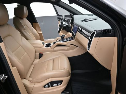 Used 2019 Porsche Cayenne AWD/4WD image 29