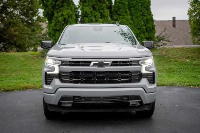 Used 2025 Chevrolet Silverado 1500 RST w/ Convenience Package II AWD/4WD image 2