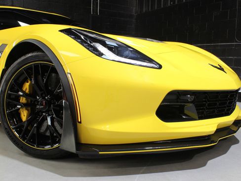 Used 2016 Chevrolet Corvette Z06 w/ 3LZ Preferred Equipment Group image 6