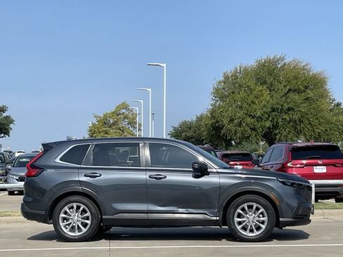 Used 2023 Honda CR-V EX image 3