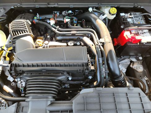 New 2026 Ford Maverick XL image 25