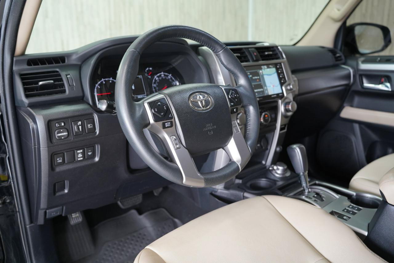 Used 2022 Toyota 4Runner SR5 Premium w/ Moonroof Package AWD/4WD image 11
